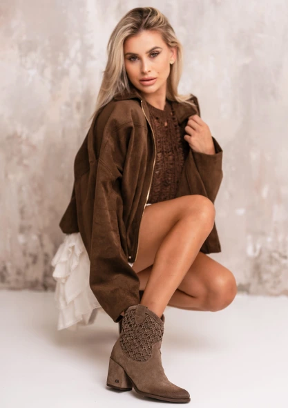 Čokoládové členkové čižmy: Hit sezóny 2025