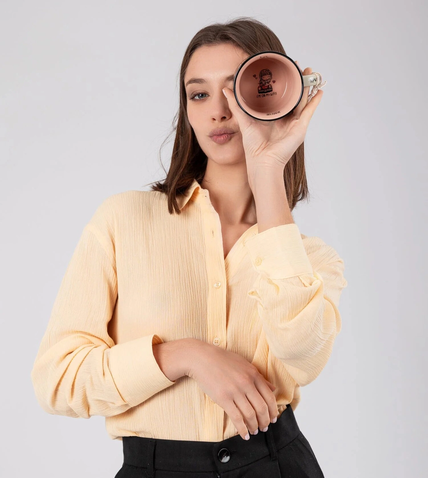 Hrnček Anekke - 38485-104 Czarny