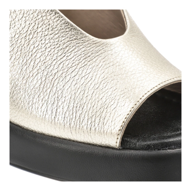 Sandále KARINO - 5544/112-P C.Złoty/Lico