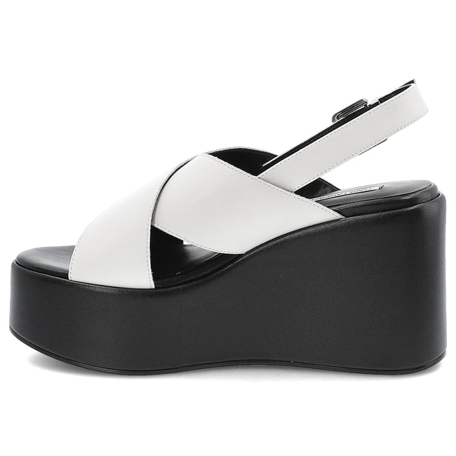 Sandále KARL LAGERFELD - KL33325 010 White Lthr W/Black