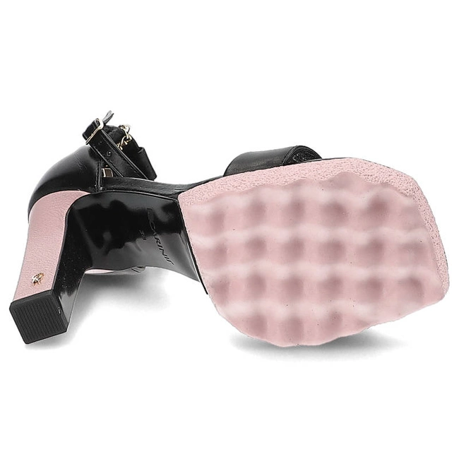 Sandále Carinii - B8069_-E50-000-000-000 Czarny