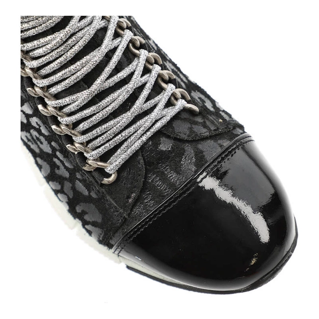 Členkové Topánky Carinii - B3333 _-037-F98-000-B11 Lakier Czarny/Welur 78+Folia25