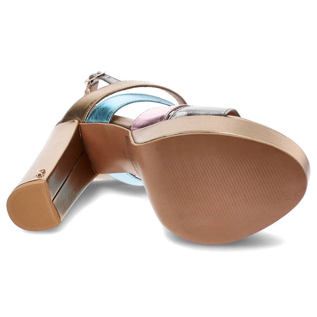 Sandále Carinii - B8961_-S65-S66-S67-000 Złoty