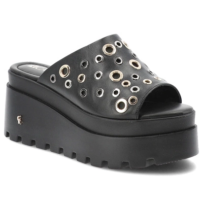 Šľapky CARINII - B10061_-E50-000-000-G06 Czarny