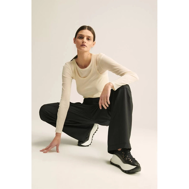 Tenisky Carinii - B9458_-E50-000-000-F92 Czarny