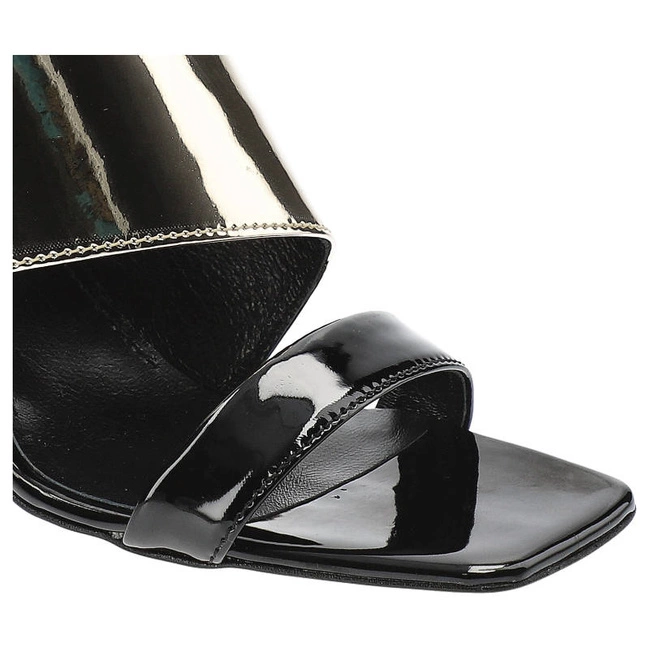 Šľapky Chebello - 2881_-036-064-PSK-S135 Czarny/Złoto