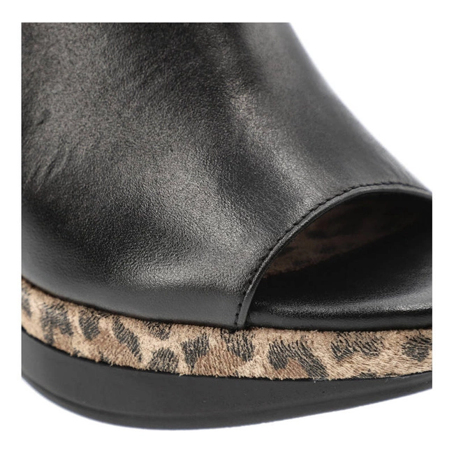 Šľapky Carinii - B8648_-E50-M60-000-D72 Czarny/Pantera