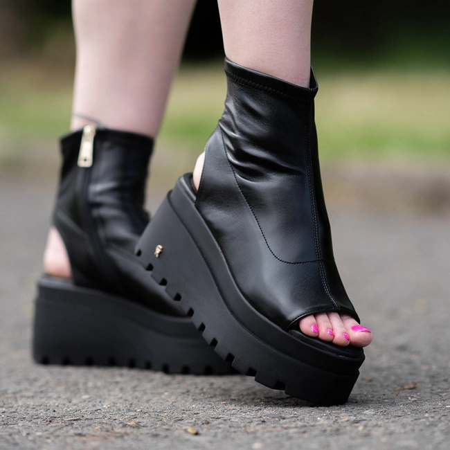 Členkové Topánky Carinii - B9398_-E50-000-000-G06 Czarny